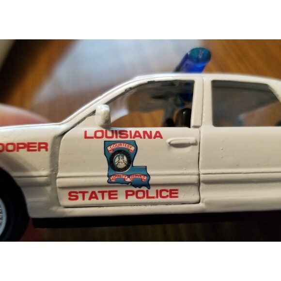 Louisiana State Police Road Champs die cast police car 1:43 scale - Picture 11 of 12